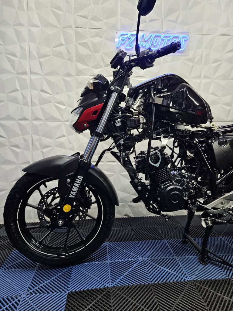 moto yamaha en taller personalizado para motocicletas Yamaha